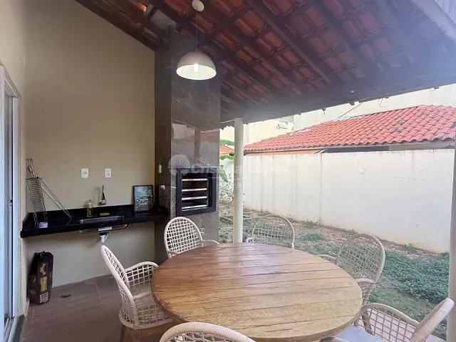 Casa 4 quartos e 5 banheiros, à venda, no bairro Morros em Teresina