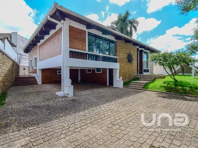 Casa 3 quartos e 4 banheiros, à venda, no bairro Seminário em Curitiba