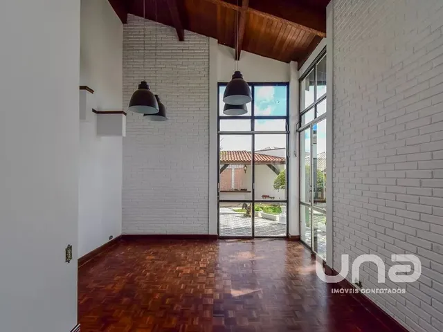 Casa 3 quartos e 4 banheiros, à venda, no bairro Seminário em Curitiba
