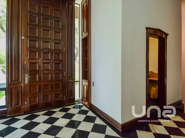 Casa 3 quartos e 4 banheiros, à venda, no bairro Seminário em Curitiba