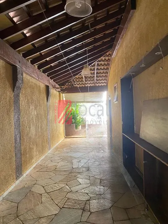 Casa com 3 quartos à venda, 272m² — foto 2 de 28