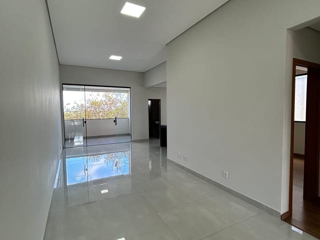 Casa com 260m² 4 quartos e 1 banheiro, à venda, no bairro Novo Santos Dumont em Lagoa Santa