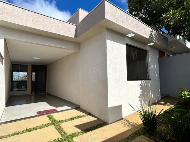 Casa com 260m² 4 quartos e 1 banheiro, à venda, no bairro Novo Santos Dumont em Lagoa Santa