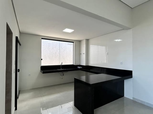 Casa com 260m² 4 quartos e 1 banheiro, à venda, no bairro Novo Santos Dumont em Lagoa Santa
