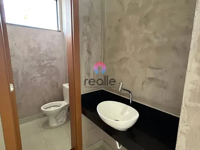 Casa com 260m² 4 quartos e 1 banheiro, à venda, no bairro Novo Santos Dumont em Lagoa Santa