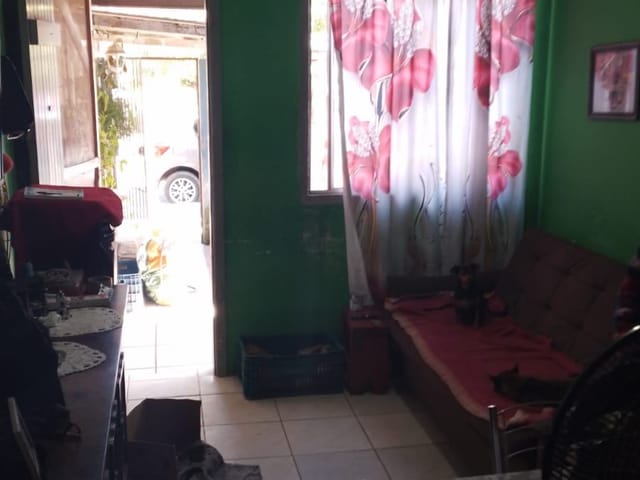 Casa com 200m² 3 quartos e 2 banheiros, à venda, no bairro Três Vendas em Pelotas