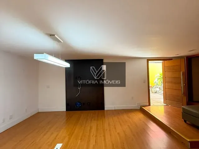 Casa à venda, no bairro Barro Vermelho em Vitória