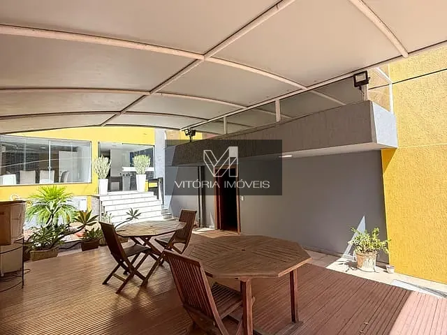 Casa à venda, no bairro Barro Vermelho em Vitória