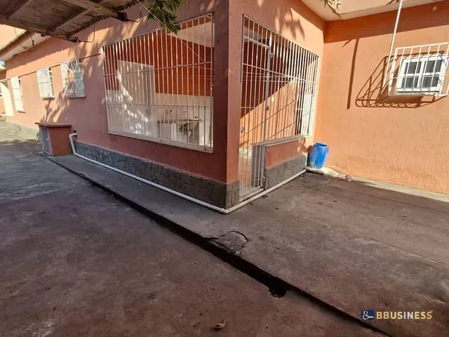 Casa com 522m² 2 quartos e 2 banheiros, à venda, no bairro Parque Turf Club em Campos dos Goytacazes
