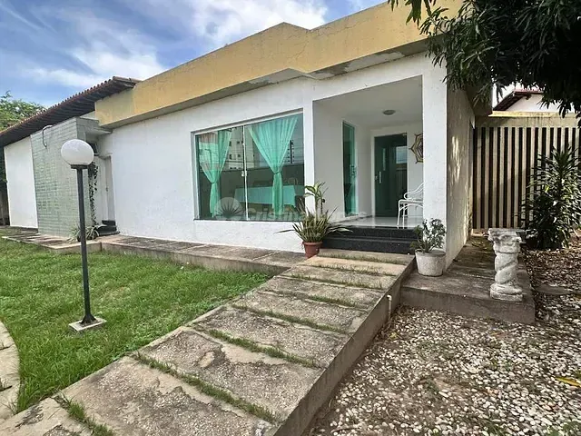 Casa com 1050m² 6 quartos e 3 banheiros, à venda, no bairro Ininga em Teresina