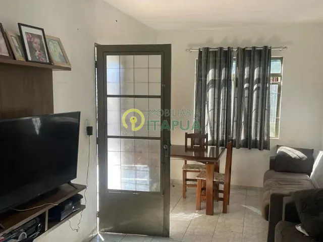 Casa com 253m² 2 quartos e 1 banheiro, à venda, no bairro Roseira em Londrina