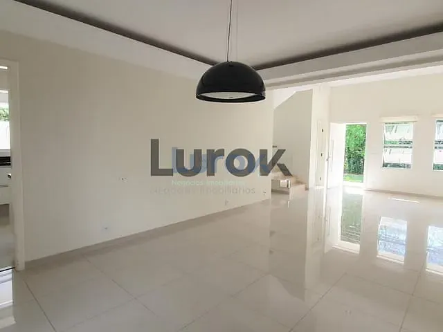Casa com 450m² 3 quartos e 4 banheiros, para alugar, no bairro Jardim Europa em Valinhos