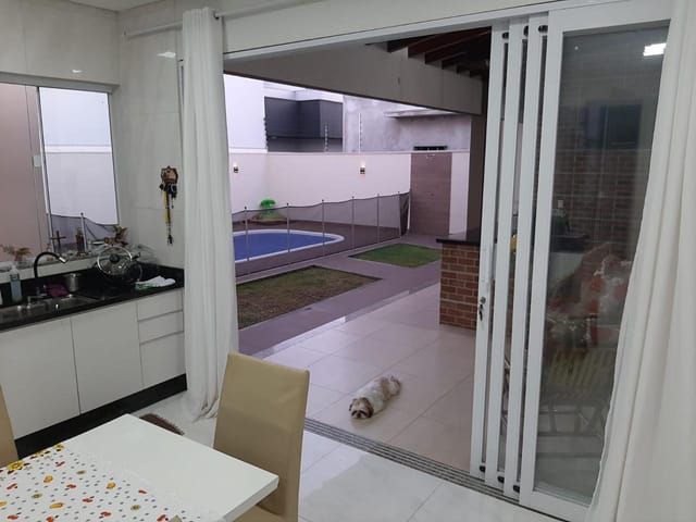 Casa com 360m² 4 quartos e 1 banheiro, à venda, no bairro Jardim Belo Horizonte em Sinop