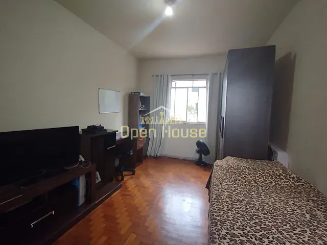 Casa com 455m² 7 quartos e 3 banheiros, à venda, no bairro Jardim Amália em Volta Redonda