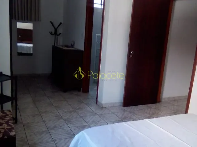 Casa com 355m² 3 quartos e 3 banheiros, à venda, no bairro São Benedito em Pindamonhangaba