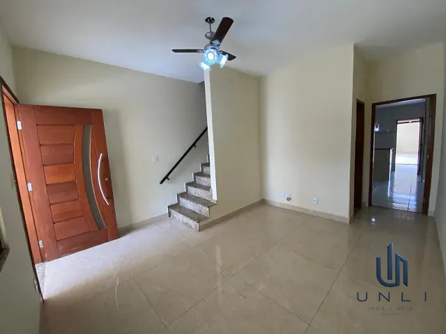 Casa 2 quartos e 2 banheiros, à venda, no bairro Limoeiro em Volta Redonda