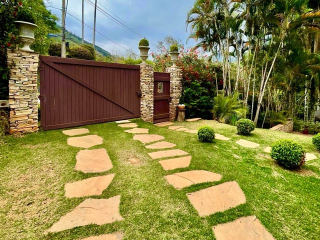 Casa com 1387m² 5 quartos e 5 banheiros, à venda, no bairro Bosque da Ribeira em Nova Lima