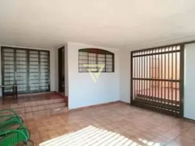 Casa com 200m² 2 quartos e 2 banheiros, à venda, no bairro Adelino Simioni em Ribeirão Preto
