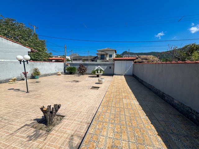 Casa 2 quartos e 3 banheiros, para alugar, no bairro Praia de Itaipuaçu (Itaipuaçu) em Maricá