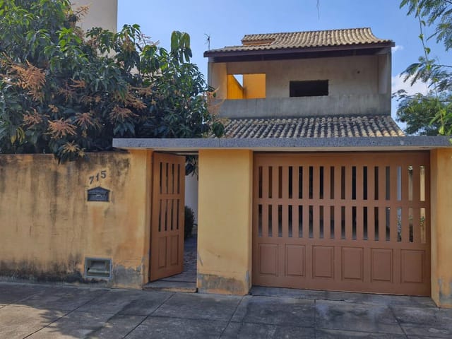 Casa com 360m² 1 quarto e 1 banheiro, à venda, no bairro Alphaville 1 em Campos dos Goytacazes