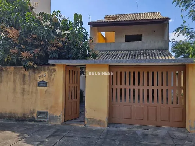 Casa com 360m² 1 quarto e 1 banheiro, à venda, no bairro Alphaville 1 em Campos dos Goytacazes