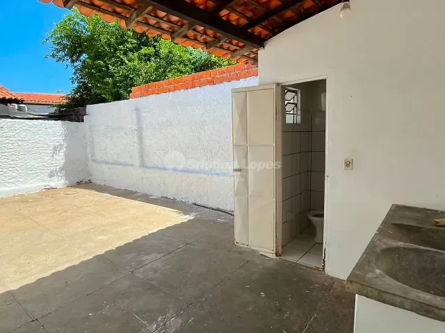 Casa com 180m² 2 quartos e 2 banheiros, à venda, no bairro Parque Piauí em Teresina