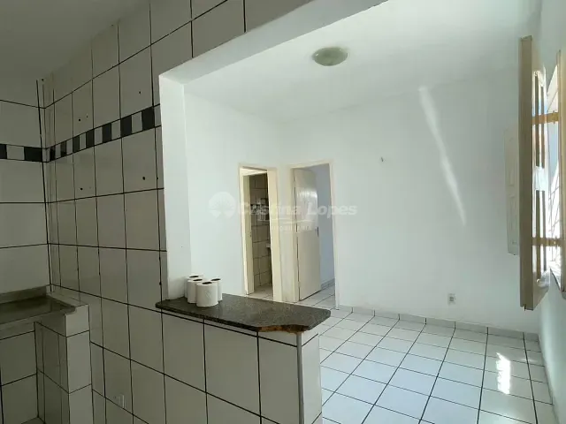 Casa com 180m² 2 quartos e 2 banheiros, à venda, no bairro Parque Piauí em Teresina