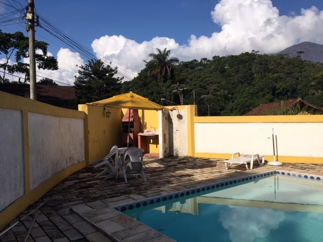 Casa com 360m², à venda, no bairro Carangola em Petrópolis