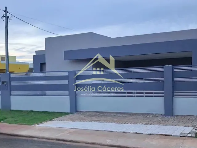 Casa com 400m² 3 quartos e 3 banheiros, à venda, no bairro Centro em Chapada Dos Guimarães