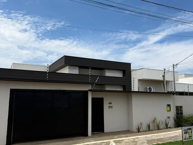 Casa com 420m² 3 quartos e 1 banheiro, à venda, no bairro Jardim Curitiba em Sinop