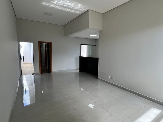 Casa com 319m² 3 quartos e 1 banheiro, à venda, no bairro Novo Santos Dumont em Lagoa Santa