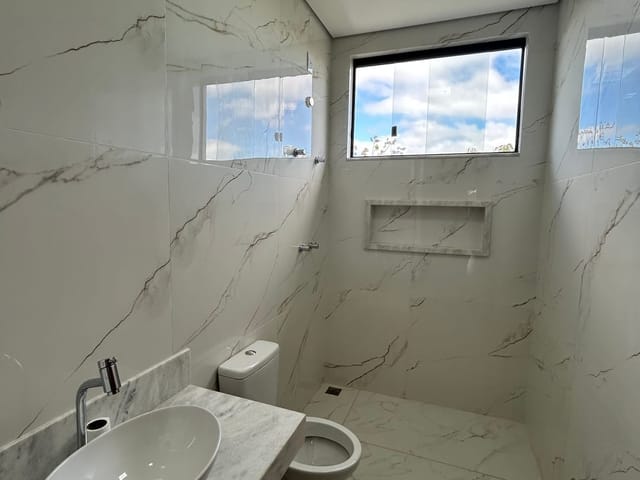 Casa com 319m² 3 quartos e 1 banheiro, à venda, no bairro Novo Santos Dumont em Lagoa Santa
