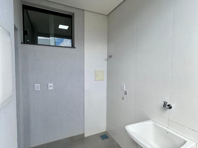 Casa com 319m² 3 quartos e 1 banheiro, à venda, no bairro Novo Santos Dumont em Lagoa Santa