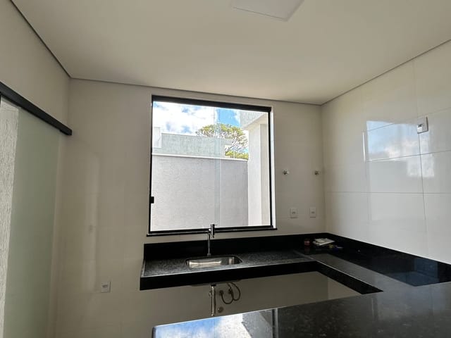 Casa com 319m² 3 quartos e 1 banheiro, à venda, no bairro Novo Santos Dumont em Lagoa Santa