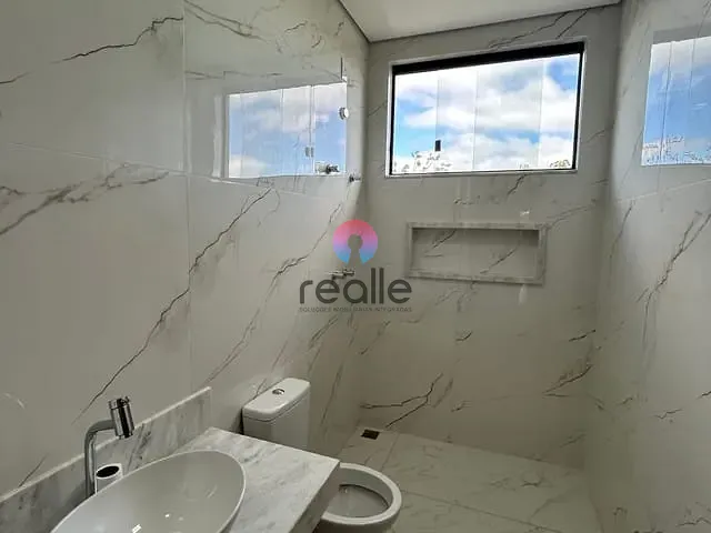 Casa com 319m² 3 quartos e 1 banheiro, à venda, no bairro Novo Santos Dumont em Lagoa Santa