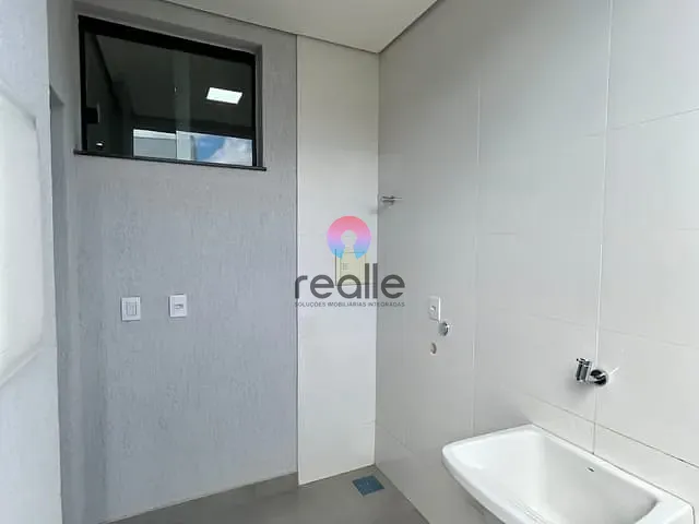 Casa com 319m² 3 quartos e 1 banheiro, à venda, no bairro Novo Santos Dumont em Lagoa Santa