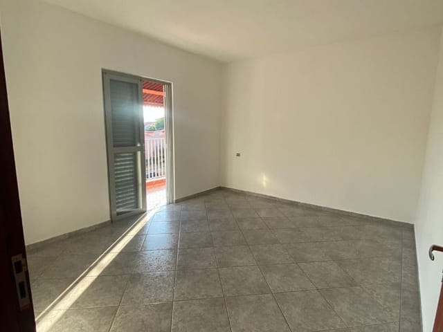 Casa com 116m² 3 quartos e 2 banheiros, à venda ou para alugar, no bairro Centro em Extrema