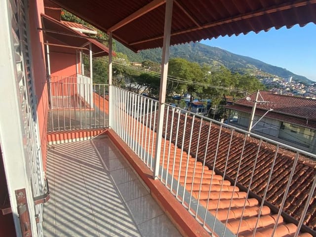 Casa com 116m² 3 quartos e 2 banheiros, à venda ou para alugar, no bairro Centro em Extrema