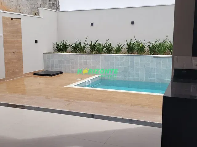 Casa com 300m² 4 quartos e 5 banheiros, à venda, no bairro Urbanova em São José dos Campos