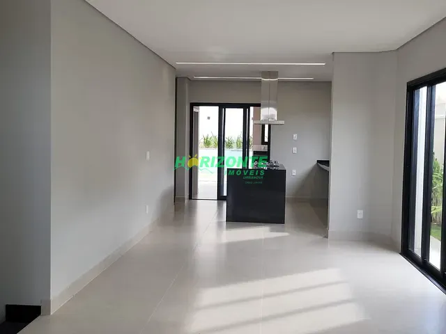 Casa com 300m² 4 quartos e 5 banheiros, à venda, no bairro Urbanova em São José dos Campos