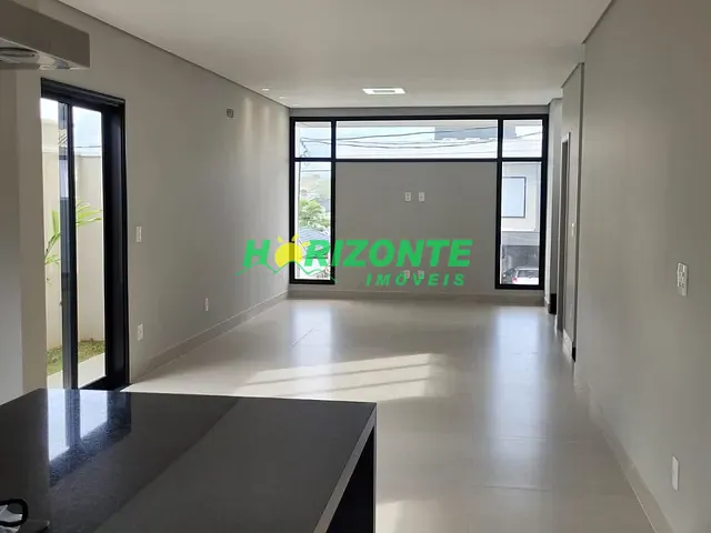 Casa com 300m² 4 quartos e 5 banheiros, à venda, no bairro Urbanova em São José dos Campos
