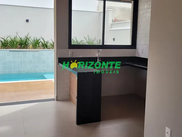 Casa com 300m² 4 quartos e 5 banheiros, à venda, no bairro Urbanova em São José dos Campos