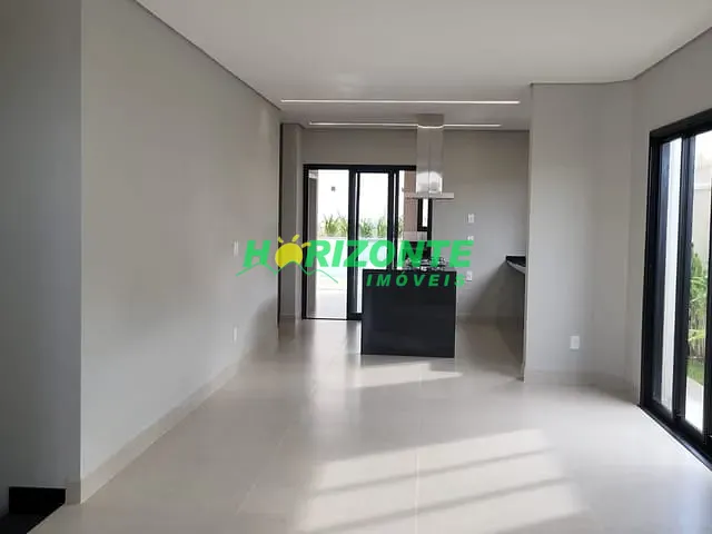 Casa com 300m² 4 quartos e 5 banheiros, à venda, no bairro Urbanova em São José dos Campos