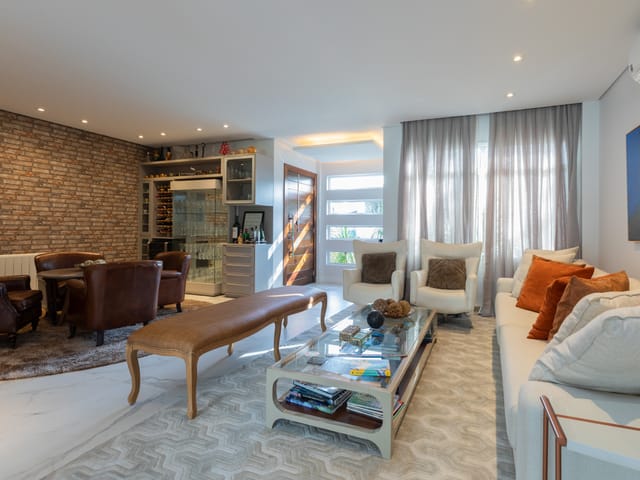 Casa 4 quartos e 7 banheiros, à venda, no bairro Alphaville Graciosa em Pinhais