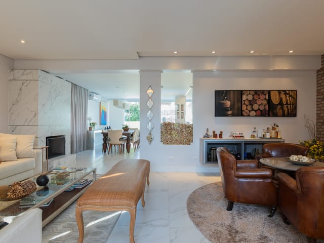 Casa 4 quartos e 7 banheiros, à venda, no bairro Alphaville Graciosa em Pinhais