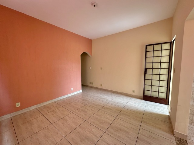 Casa com 70m² 2 quartos e 1 banheiro, para alugar, no bairro Dom Bosco em Belo Horizonte