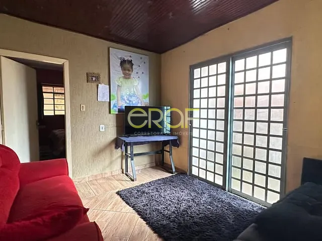 Casa 5 quartos e 3 banheiros, à venda, no bairro Parque das Laranjeiras em Formosa