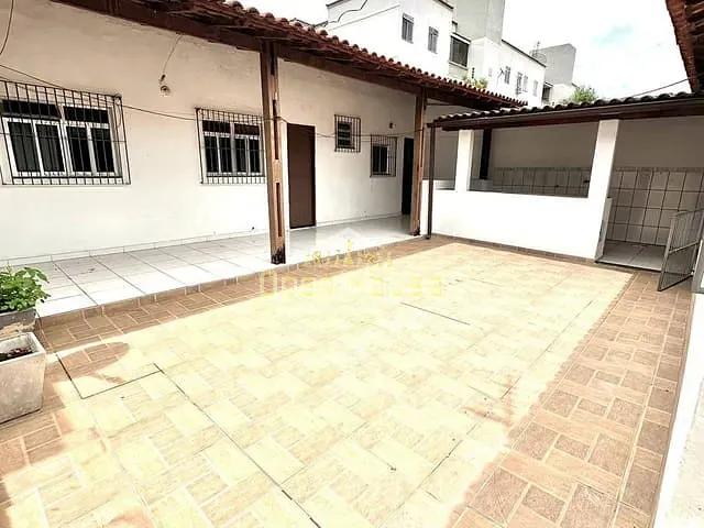 Casa com 264m² 3 quartos e 2 banheiros, à venda, no bairro Parque das Ilhas em Volta Redonda