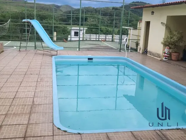 Casa 3 quartos e 2 banheiros, à venda, no bairro Colônia Santo Antônio em Barra Mansa