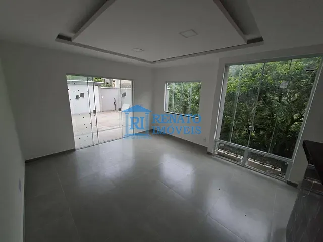 Casa com 360m² 3 quartos e 2 banheiros, à venda, no bairro Flamengo em Maricá